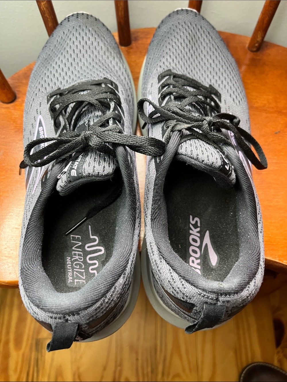 Brooks Levitate 5 Women’s Gray Running Shoes Size 11 EUC - Picture 7 of 10